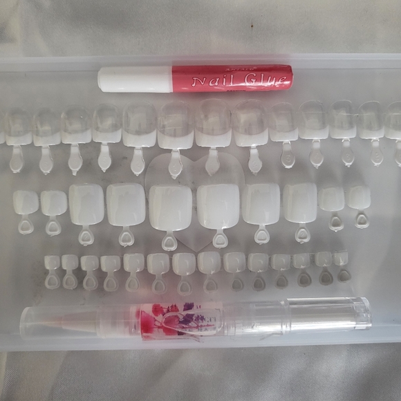 Handmade Luxury Press-On Nails/Toenails | Sturdy & Reusable | All White Tips - Picture 4 of 8